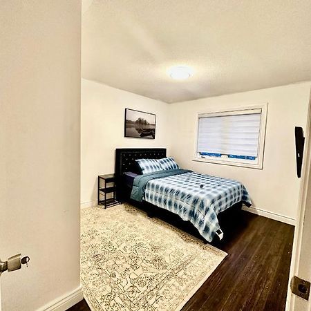 Deluxe Double Room Ii- Hazel Stays Mississauga Exteriér fotografie