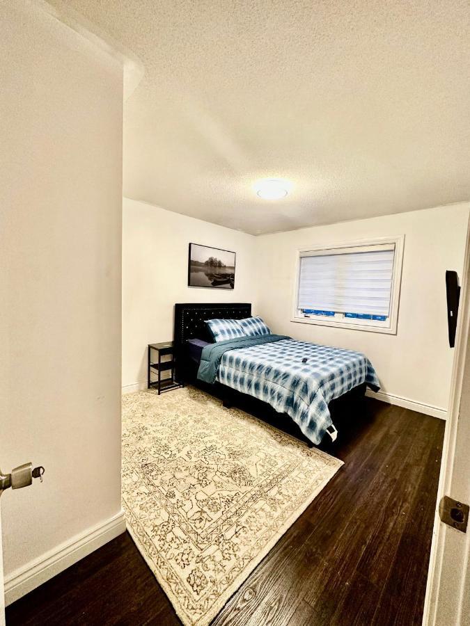 Deluxe Double Room Ii- Hazel Stays Mississauga Exteriér fotografie
